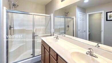10228 Ruggles Mansion Ave in Las Vegas, NV - Building Photo - Building Photo