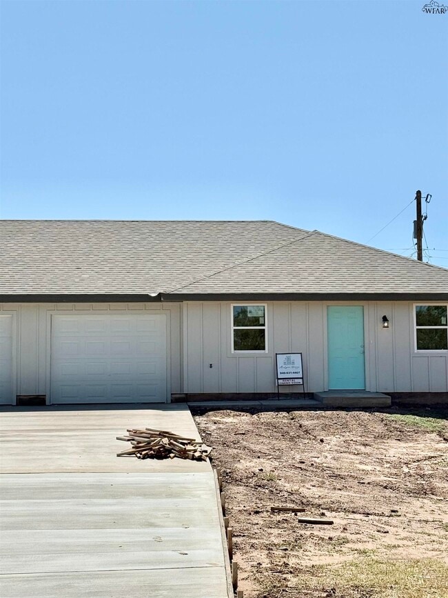 1001 E Park Ave in Iowa Park, TX - Building Photo - Building Photo