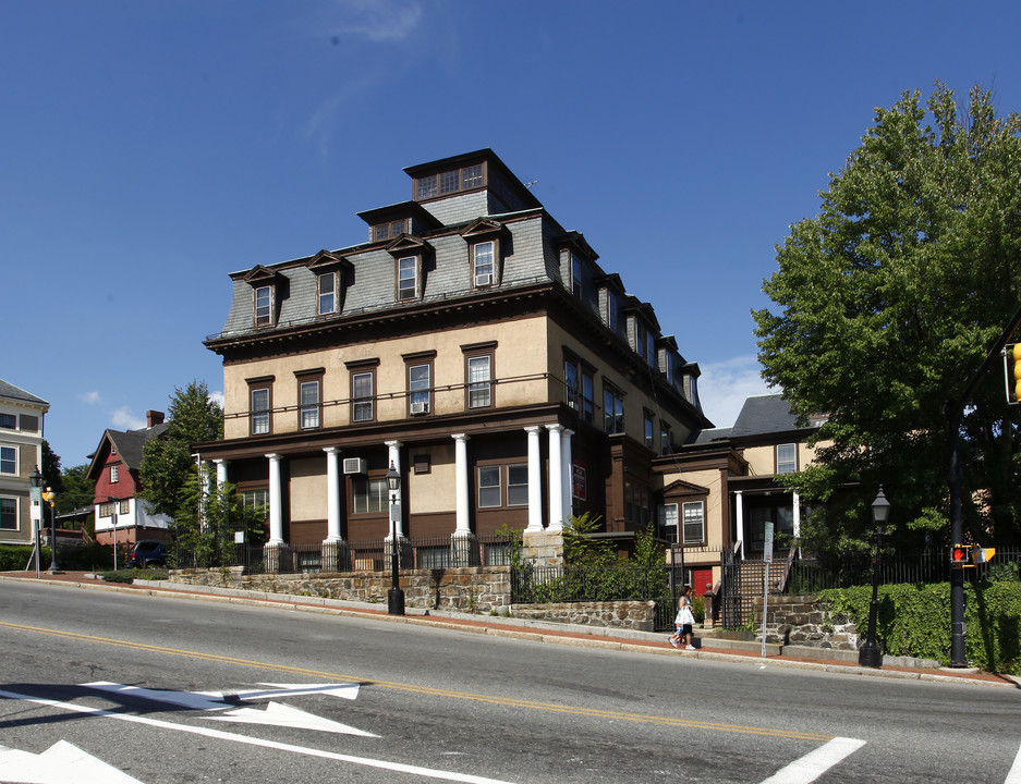 271 Broadway in Methuen, MA - Foto de edificio