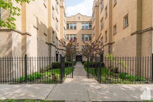 4101 N Sacramento Ave in Chicago, IL - Building Photo