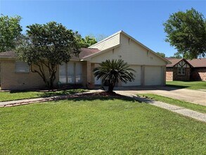 6610 Addicks Clodine Rd in Houston, TX - Building Photo - Building Photo