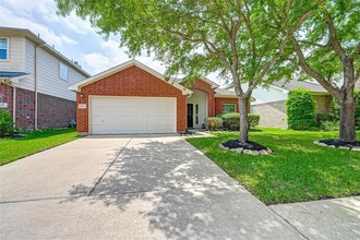 16627 Sperry Gardens Dr in Houston, TX - Building Photo - Building Photo
