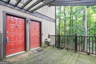 408 River Run Dr in Atlanta, GA - Building Photo