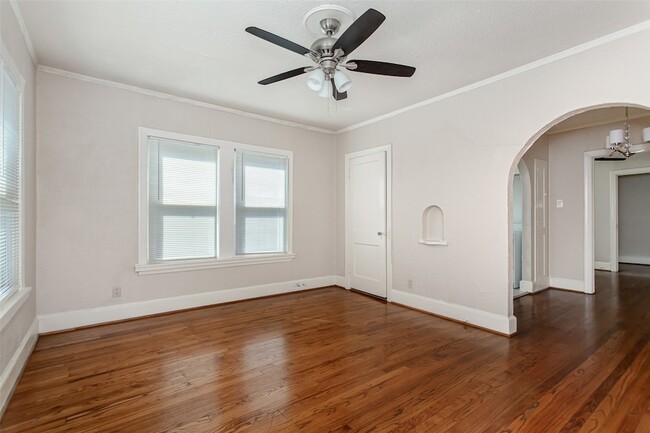 5900 Oram St, Unit 2 in Dallas, TX - Building Photo - Building Photo