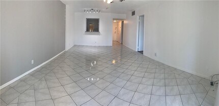 404 NW 68th Ave, Unit 404 in Plantation, FL - Building Photo - Building Photo
