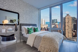 1212 N Wells St, Unit 1501 in Chicago, IL - Building Photo - Building Photo