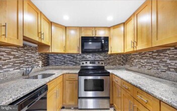 1138 South St in Philadelphia, PA - Building Photo - Building Photo