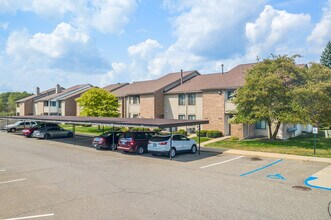 Shoal Creek in Sterling Heights, MI - Building Photo - Building Photo