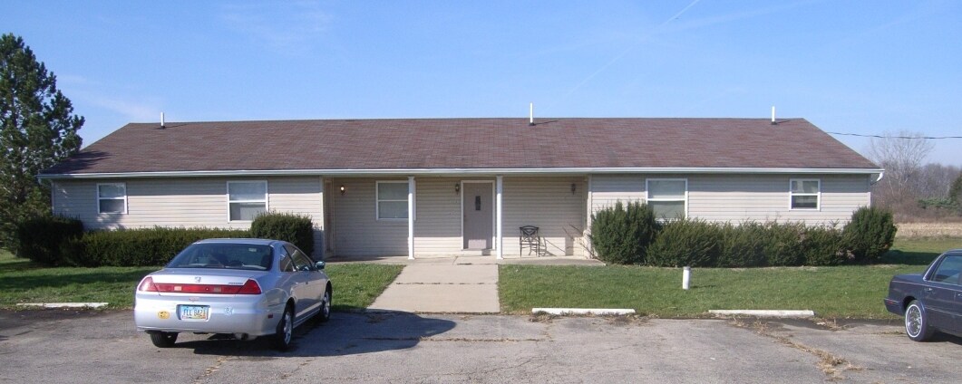 220 Old US Highway 42 in London, OH - Building Photo
