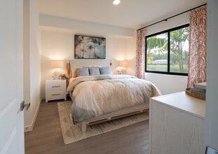 Reva in Ft. Myers, FL - Foto de edificio - Building Photo