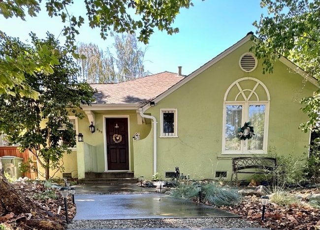 property at 632 36th St