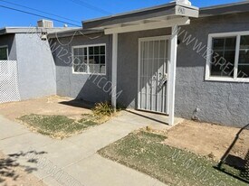 45421 Cedar Ave in Lancaster, CA - Building Photo