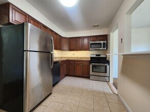 5 Darian Ct in Pomona, NY - Building Photo - Building Photo