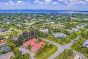 1501 S Shannon Ave in Indialantic, FL - Building Photo