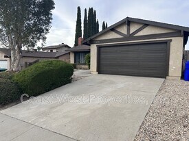 6570 Oakridge Rd in San Diego, CA - Building Photo