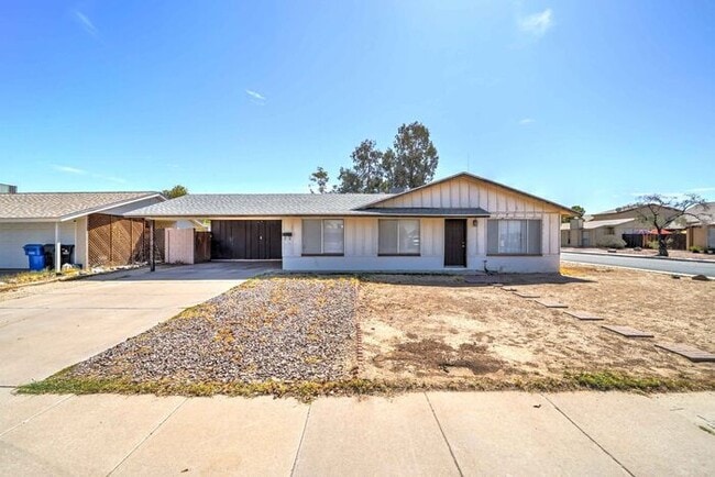 12601 N 21st Ave in Phoenix, AZ - Building Photo - Building Photo