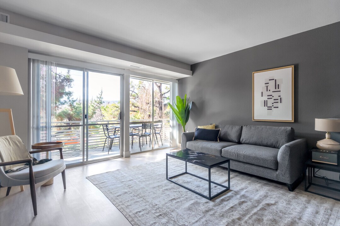 745 S Bernardo Ave-Unit -FL3-ID292 in Sunnyvale, CA - Building Photo