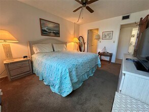 2950 Clark Rd in Sarasota, FL - Building Photo - Building Photo