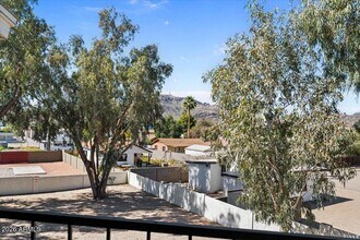 1346 E Mountain View Rd in Phoenix, AZ - Foto de edificio - Building Photo