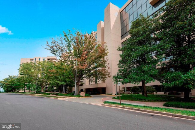 property at 1101 S Arlington Ridge Rd