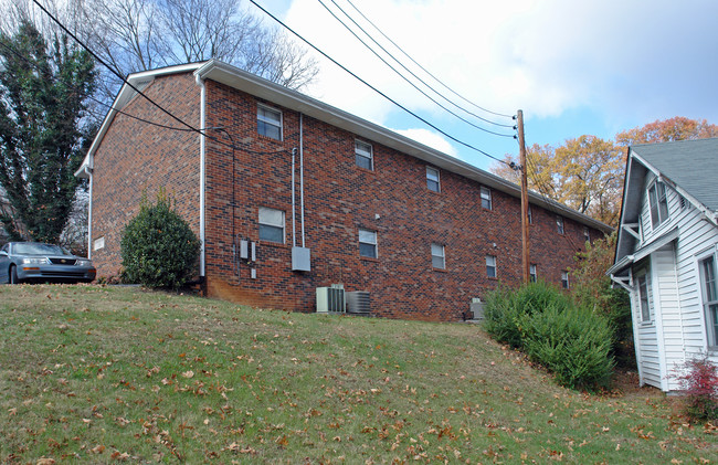 Fenwood Apartments in Knoxville, TN - Foto de edificio - Building Photo