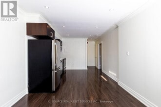 253 Lakeshore Rd E in Mississauga, ON - Building Photo - Building Photo