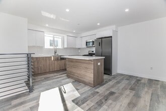 543 N Virgil Ave in Los Angeles, CA - Building Photo - Building Photo
