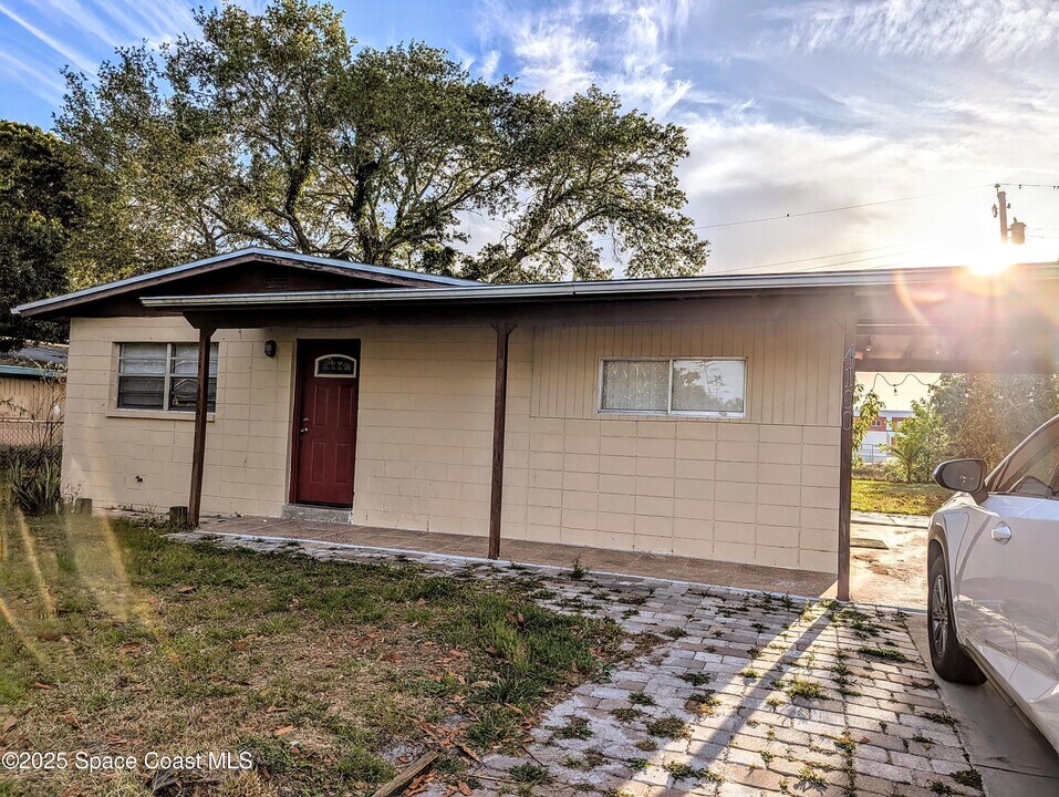 4100 Edwards St in Melbourne, FL - Building Photo
