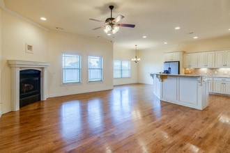 5703 W Murfield Dr in Rogers, AR - Building Photo - Building Photo