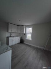 219 Pleasant St in Windham, CT - Building Photo - Building Photo