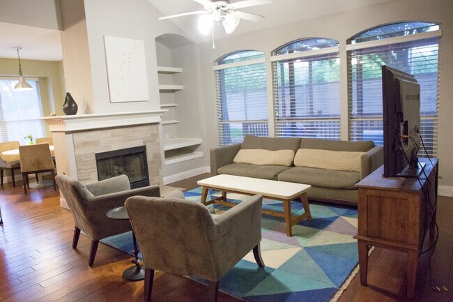 1801 Dapplegrey Ln in Austin, TX - Building Photo - Building Photo