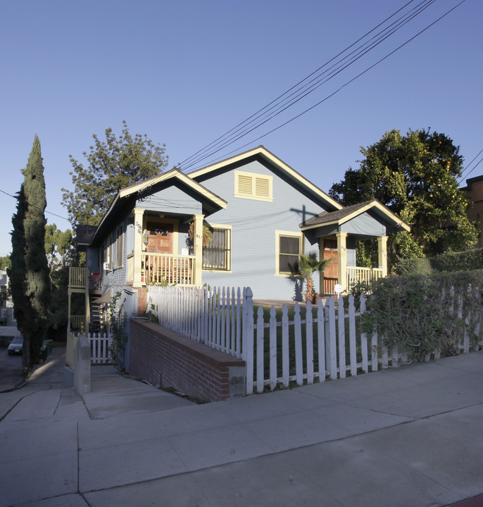 817-819 1/2 Lucile Ave in Los Angeles, CA - Building Photo