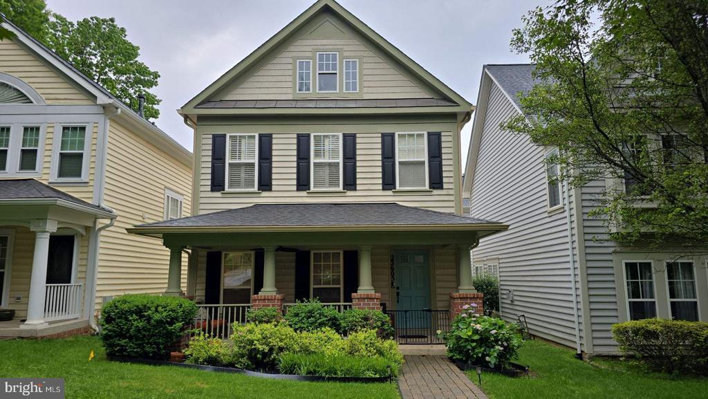 23605 Clarksmeade Dr in Clarksburg, MD - Building Photo