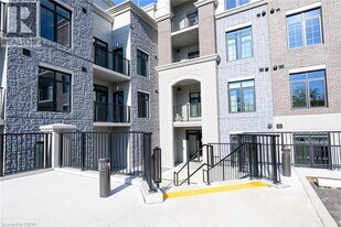 153 Wilson St W in Ancaster, ON - Building Photo