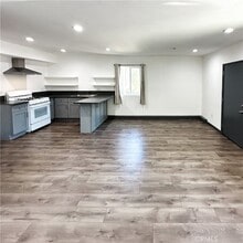 38633 28th St E in Palmdale, CA - Building Photo - Building Photo