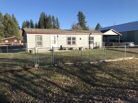3592 Cemetery Rd in New Meadows, ID - Building Photo