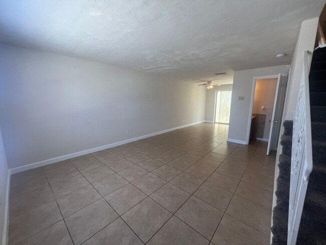1600 S Palmetto Ave in South Daytona, FL - Building Photo - Building Photo