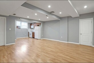 7 4th St, Unit L1 in Stamford, CT - Foto de edificio - Building Photo