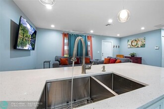 2313 Avenue Z in West Palm Beach, FL - Building Photo - Building Photo