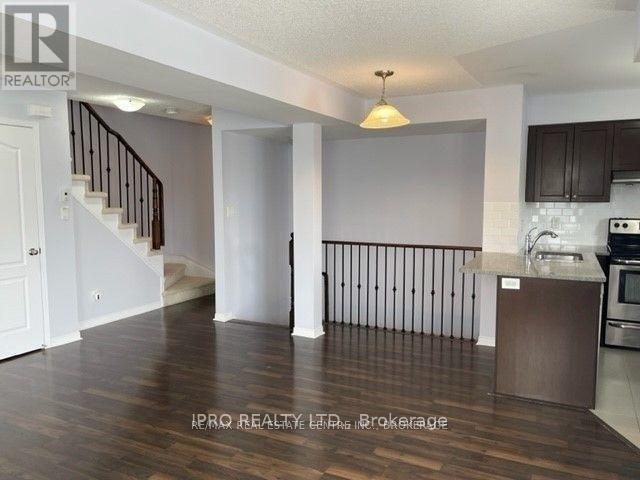 5625-5625 Oscar Peterson Blvd in Mississauga, ON - Building Photo - Building Photo
