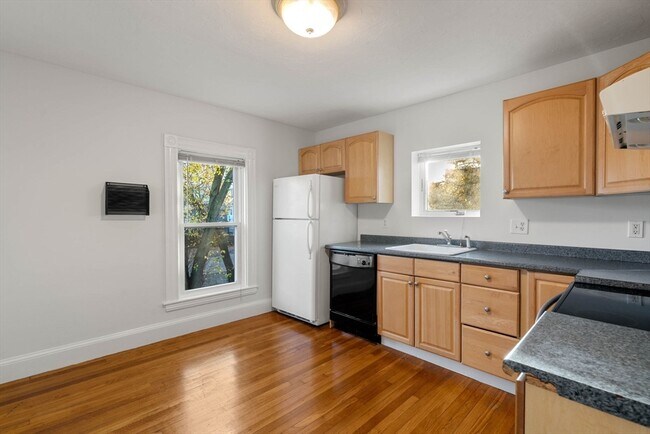 15 Bradbury St in Boston, MA - Building Photo - Building Photo