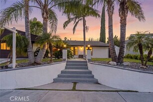 12835 Titian Ave in Los Angeles, CA - Building Photo