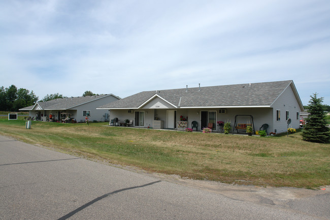 Splittstoser Apartments in North Branch, MN - Foto de edificio - Building Photo