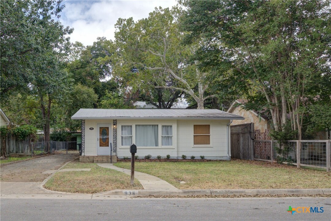 936 Chicago Ave in New Braunfels, TX - Building Photo