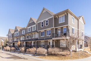 Sandstone At Walker Lake Station in Edmonton, AB - Building Photo