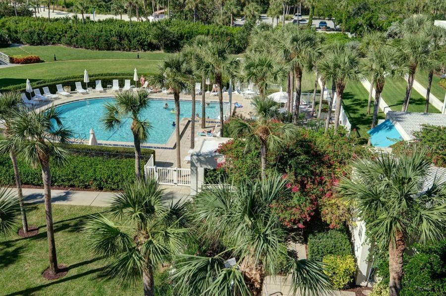 2105 Gulf of Mexico Dr in Longboat Key, FL - Building Photo