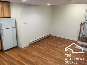 3926 N Pine Grove Ave, Unit G in Chicago, IL - Building Photo - Building Photo