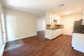 1503 Valleyridge Dr in Austin, TX - Building Photo - Building Photo
