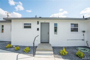 17 Redwood Ave in McAllen, TX - Building Photo