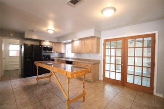 1714 NW 38th St in Gainesville, FL - Building Photo - Building Photo